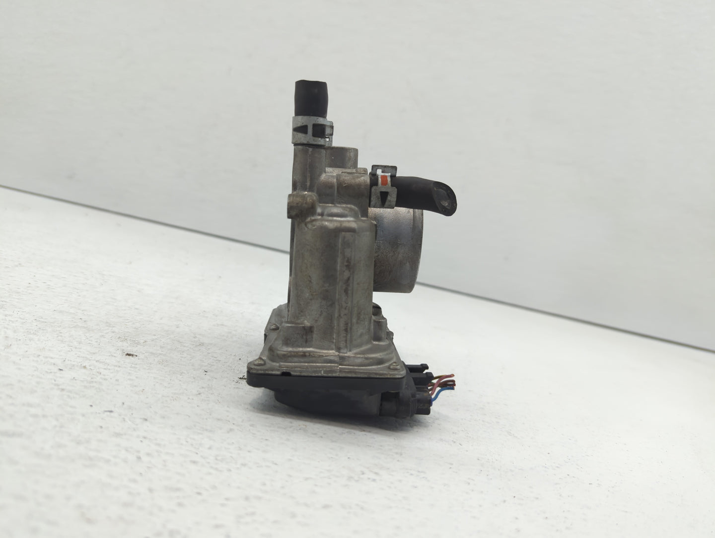 2011-2019 Toyota Corolla Throttle Body P/N:22030-0T080 Fits Fits 2011 2012 2013 2014 2015 2016 2017 2018 2019 OEM Used Auto 