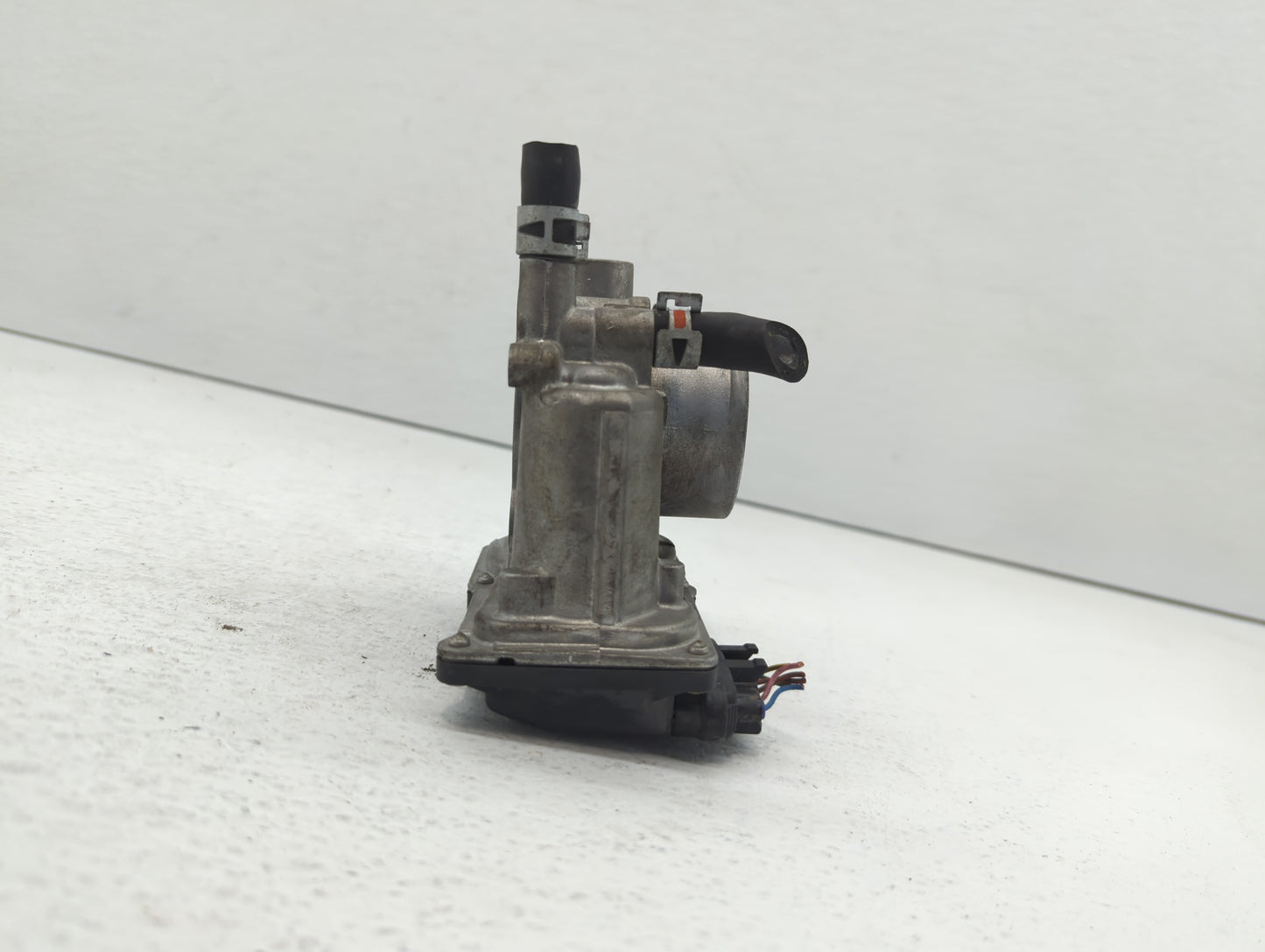 2011-2019 Toyota Corolla Throttle Body P/N:22030-0T080 Fits Fits 2011 2012 2013 2014 2015 2016 2017 2018 2019 OEM Used Auto 