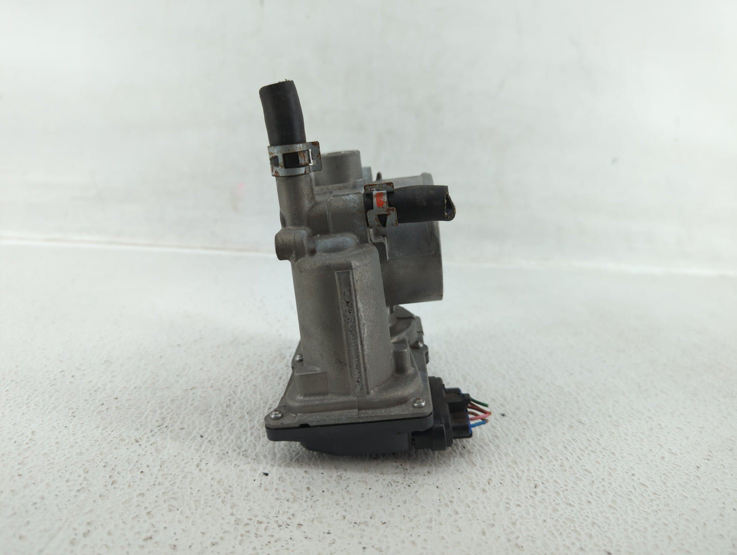 2011-2019 Toyota Corolla Throttle Body P/N:22030-0T080 Fits Fits 2011 2012 2013 2014 2015 2016 2017 2018 2019 OEM Used Auto 