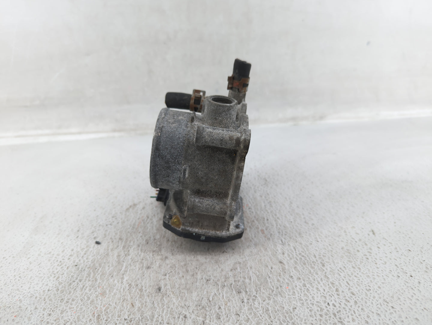 2011-2019 Toyota Corolla Throttle Body P/N:22030-0T080 Fits Fits 2011 2012 2013 2014 2015 2016 2017 2018 2019 OEM Used Auto 