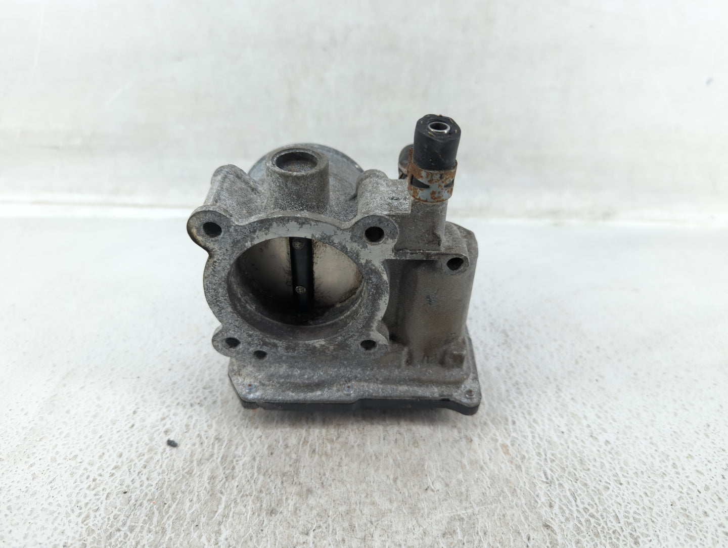 2011-2019 Toyota Corolla Throttle Body P/N:22030-0T080 Fits Fits 2011 2012 2013 2014 2015 2016 2017 2018 2019 OEM Used Auto 