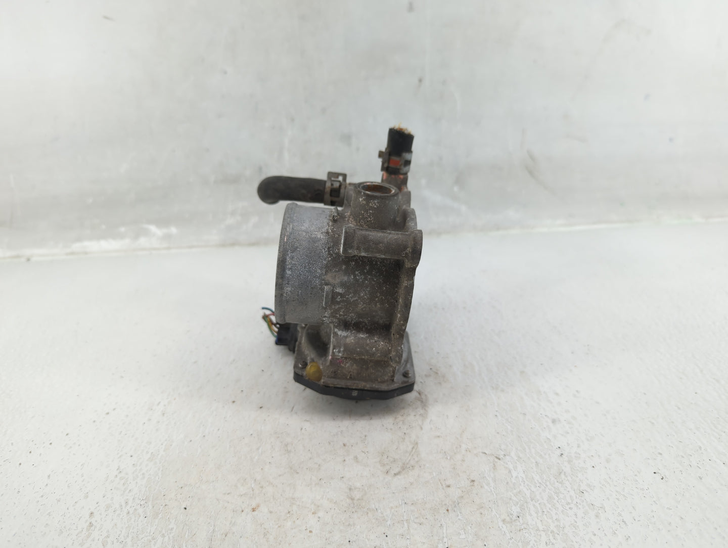 2011-2019 Toyota Corolla Throttle Body P/N:22030-0T080 Fits Fits 2011 2012 2013 2014 2015 2016 2017 2018 2019 OEM Used Auto 