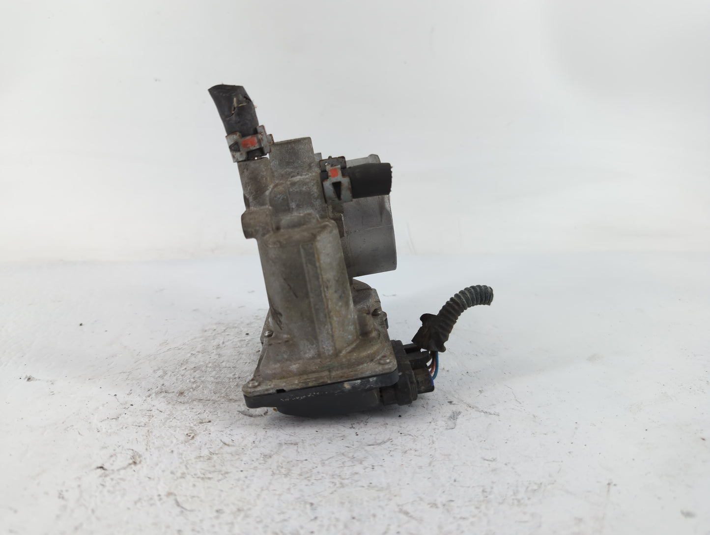 2011-2019 Toyota Corolla Throttle Body P/N:22030-0T080 Fits Fits 2011 2012 2013 2014 2015 2016 2017 2018 2019 OEM Used Auto 