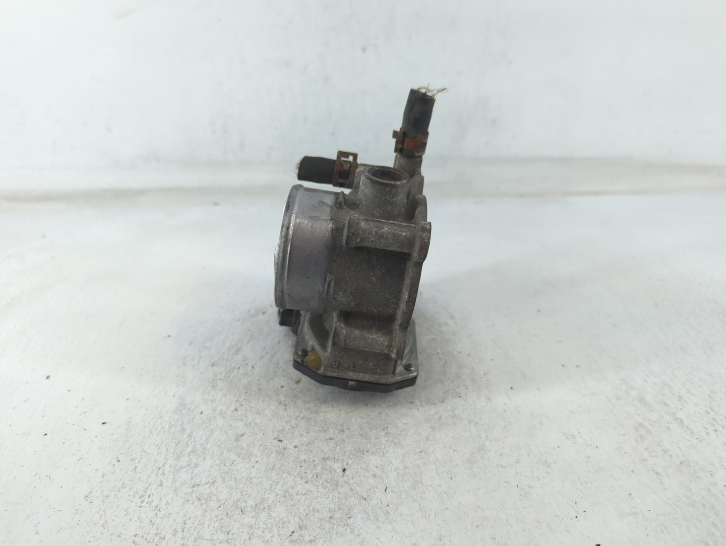 2011-2019 Toyota Corolla Throttle Body P/N:22030-0T080 Fits Fits 2011 2012 2013 2014 2015 2016 2017 2018 2019 OEM Used Auto 