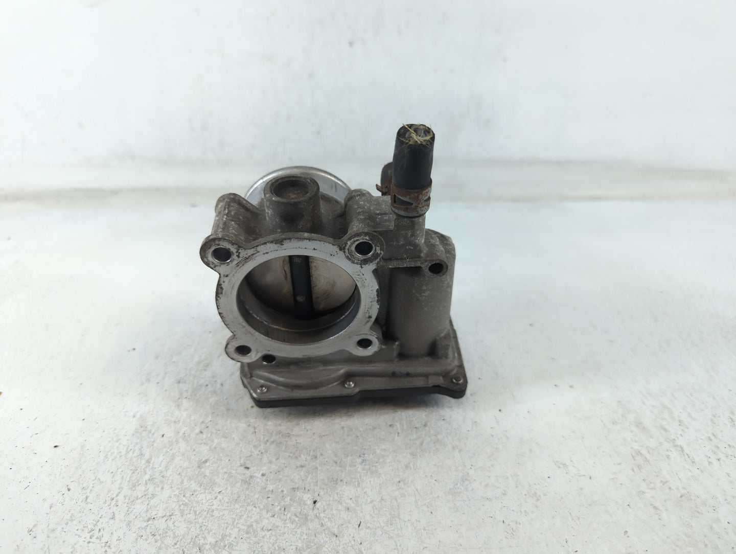 2011-2019 Toyota Corolla Throttle Body P/N:22030-0T080 Fits Fits 2011 2012 2013 2014 2015 2016 2017 2018 2019 OEM Used Auto 