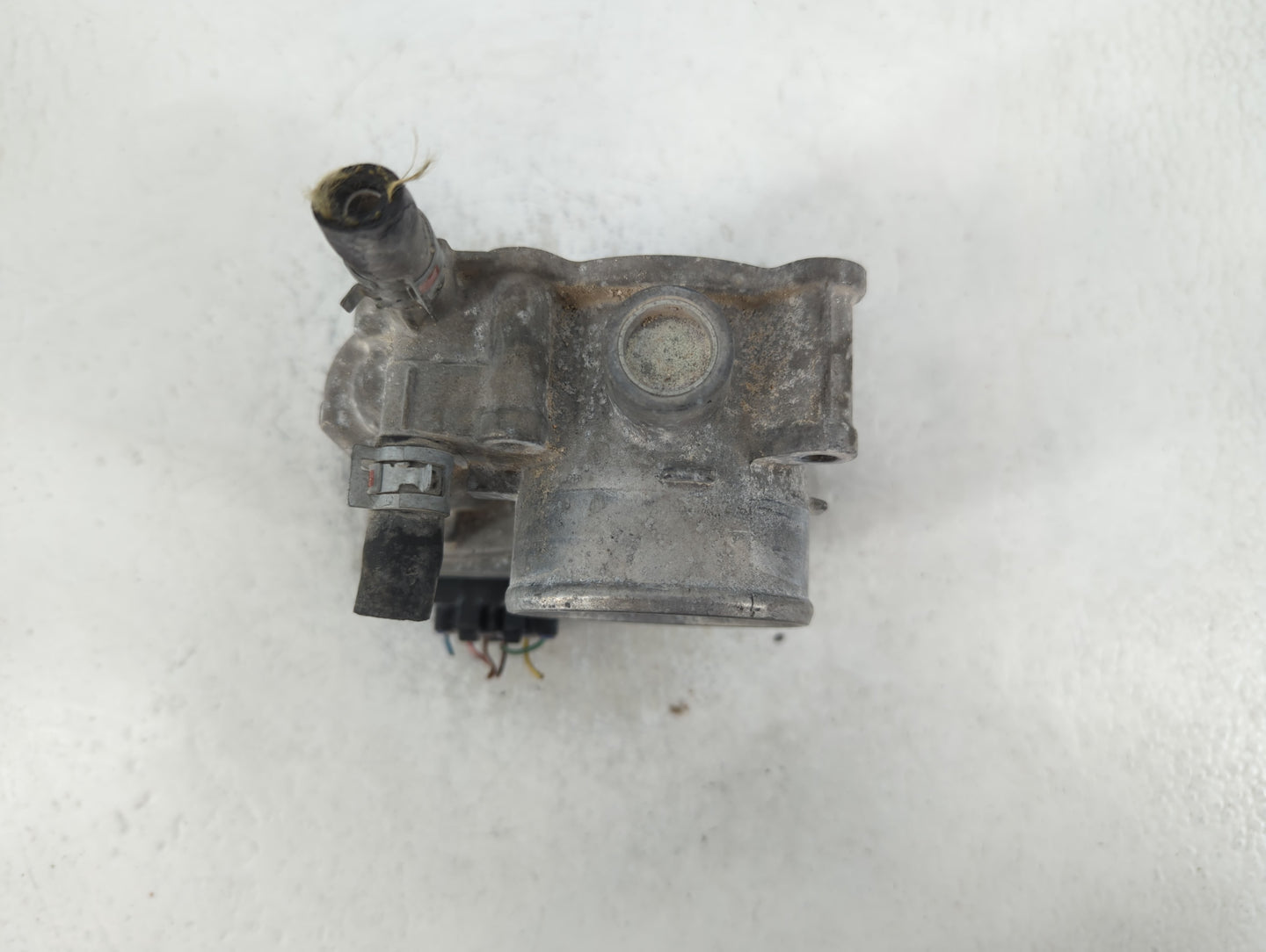 2011-2019 Toyota Corolla Throttle Body P/N:22030-0T080 Fits Fits 2011 2012 2013 2014 2015 2016 2017 2018 2019 OEM Used Auto 
