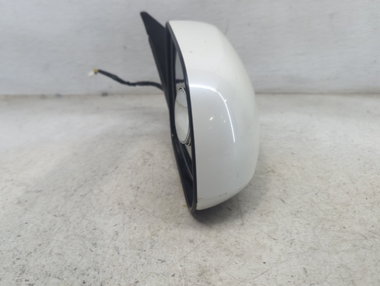 2008-2013 Toyota Highlander Passenger Side View Mirror - Right Door Mirror OEM Used - Oemusedautoparts1.com