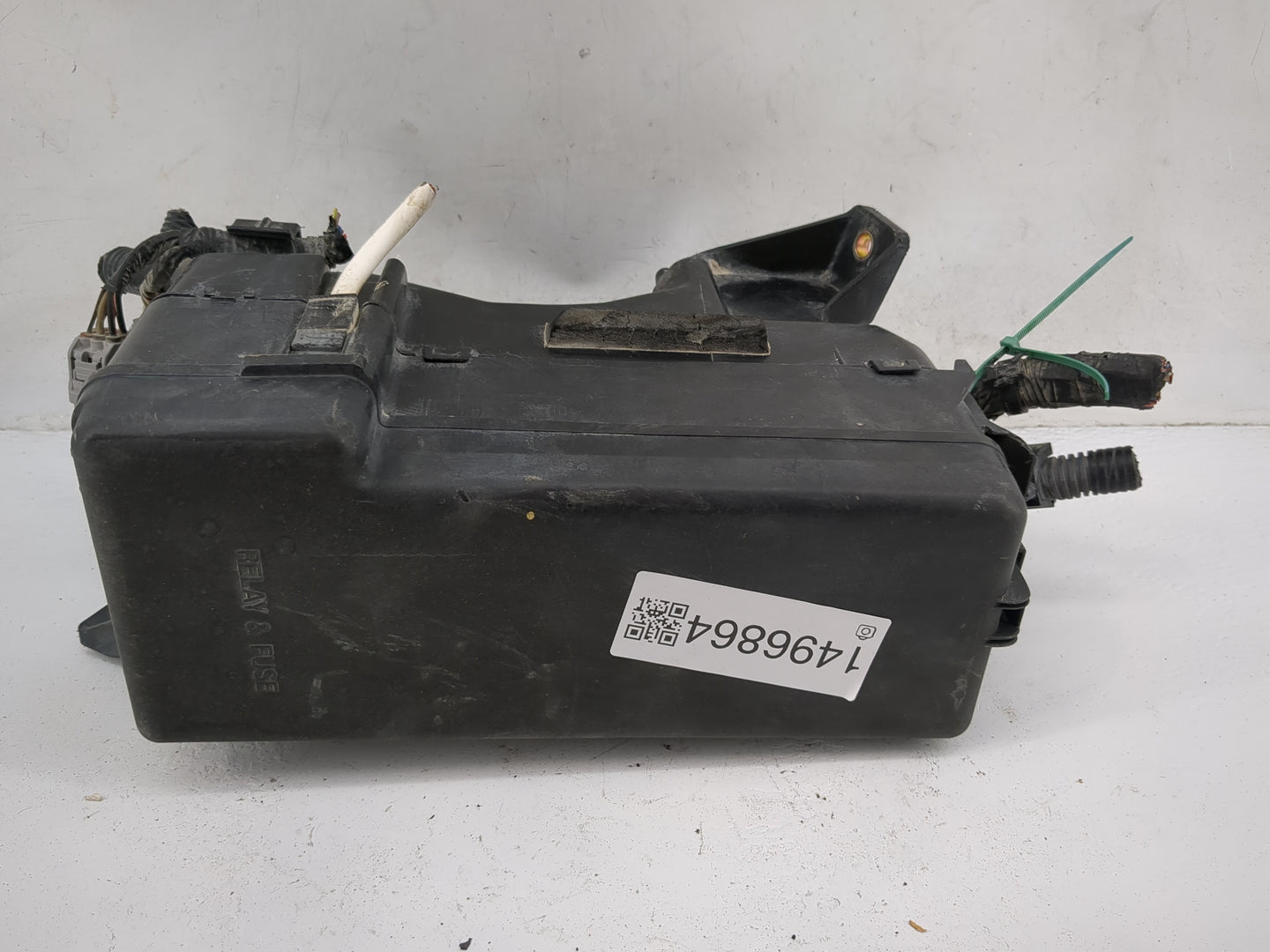 2011-2013 Toyota Highlander Fusebox Fuse Box Panel Relay Module P/N:82720-48160 Fits Fits 2011 2012 2013 OEM Used Auto Parts
