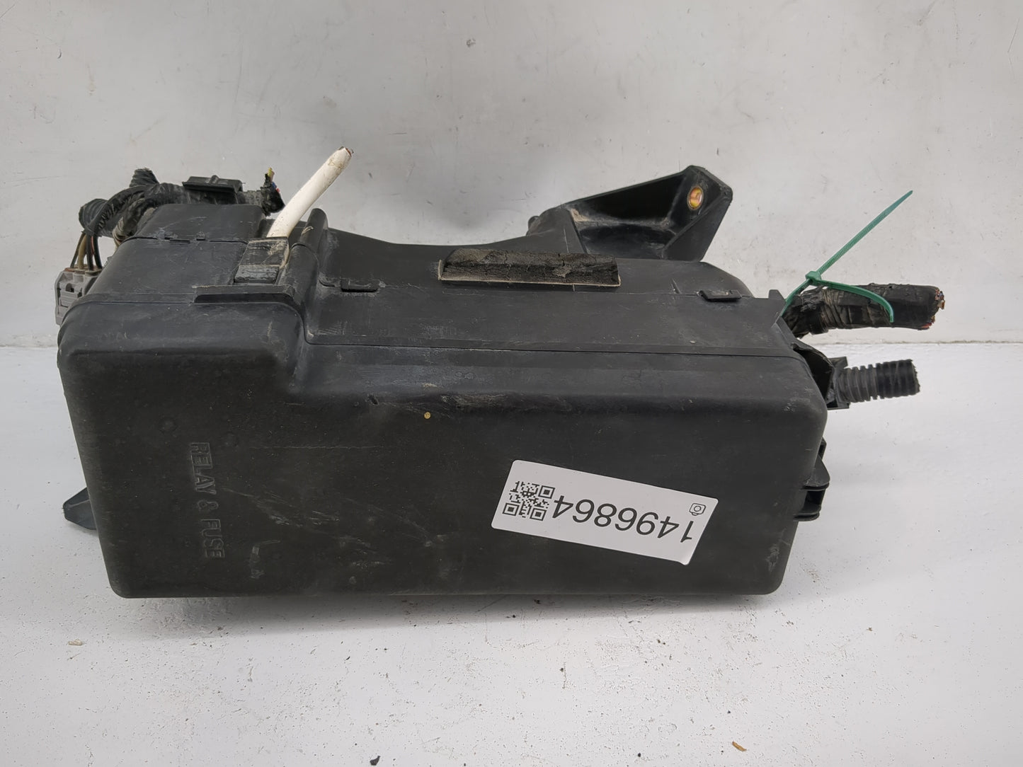 2011-2013 Toyota Highlander Fusebox Fuse Box Panel Relay Module P/N:82720-48160 Fits Fits 2011 2012 2013 OEM Used Auto Parts