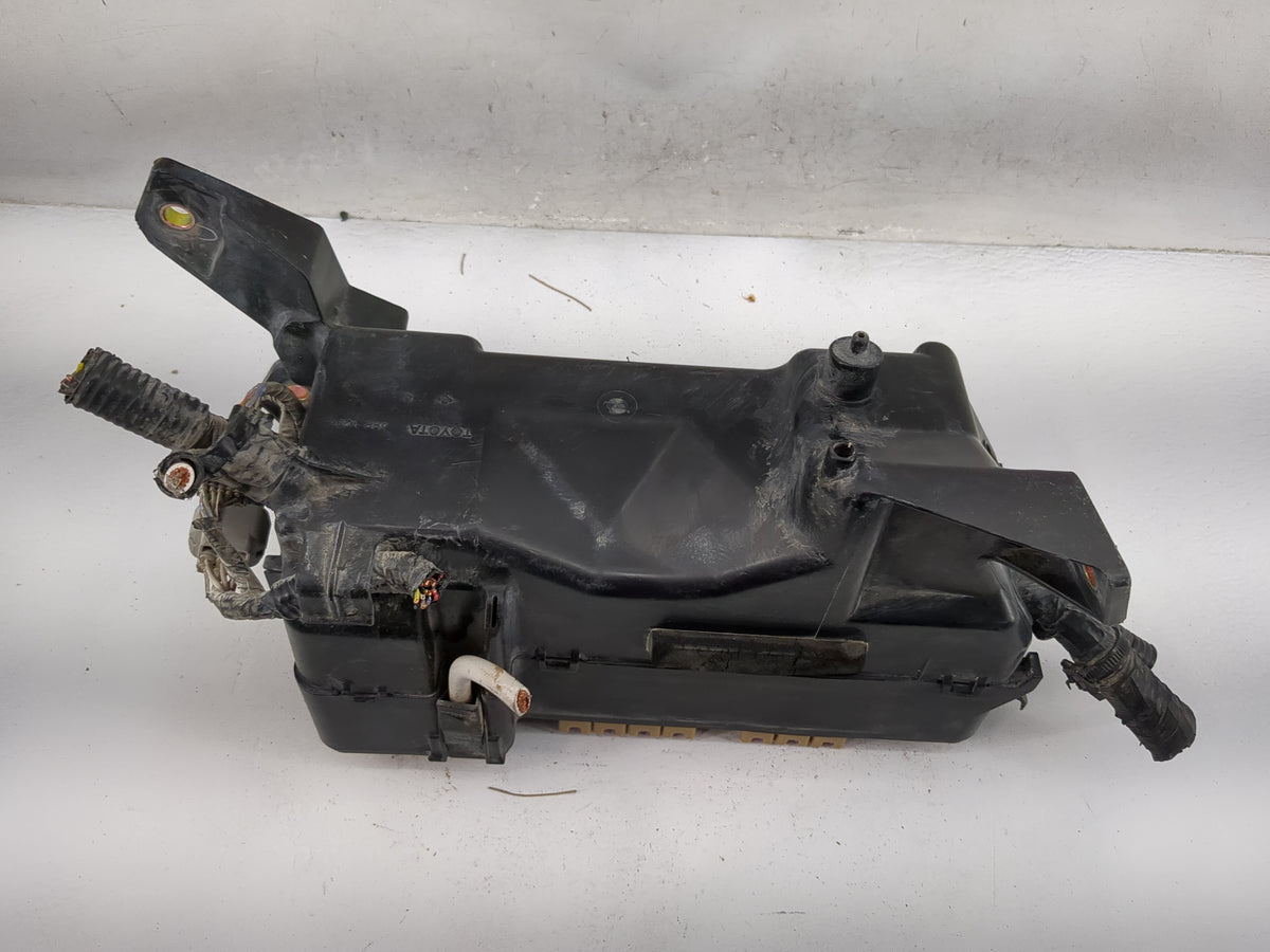 2011-2013 Toyota Highlander Fusebox Fuse Box Panel Relay Module P/N:82720-48160 Fits Fits 2011 2012 2013 OEM Used Auto Parts