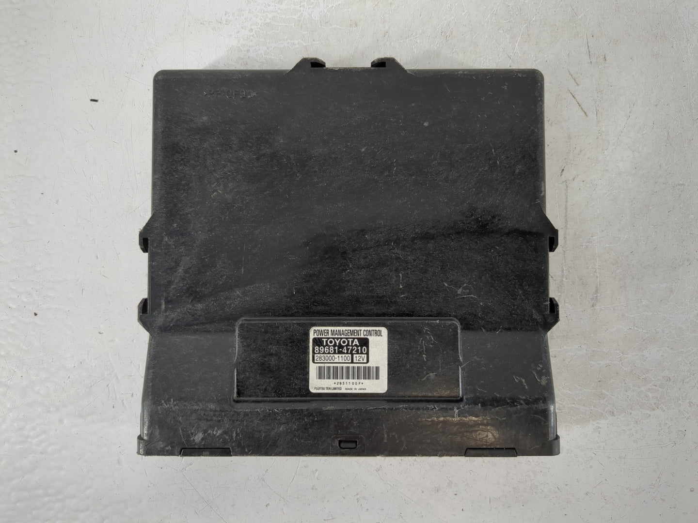 2010-2011 Toyota Prius Chassis Control Module Ccm Bcm Body Control - Oemusedautoparts1.com