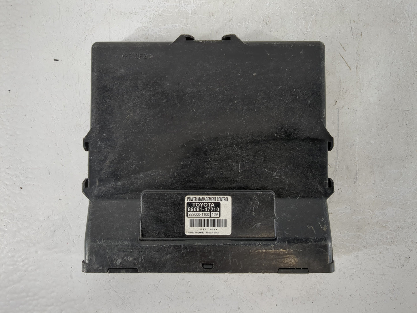 2010-2011 Toyota Prius Chassis Control Module Ccm Bcm Body Control - Oemusedautoparts1.com