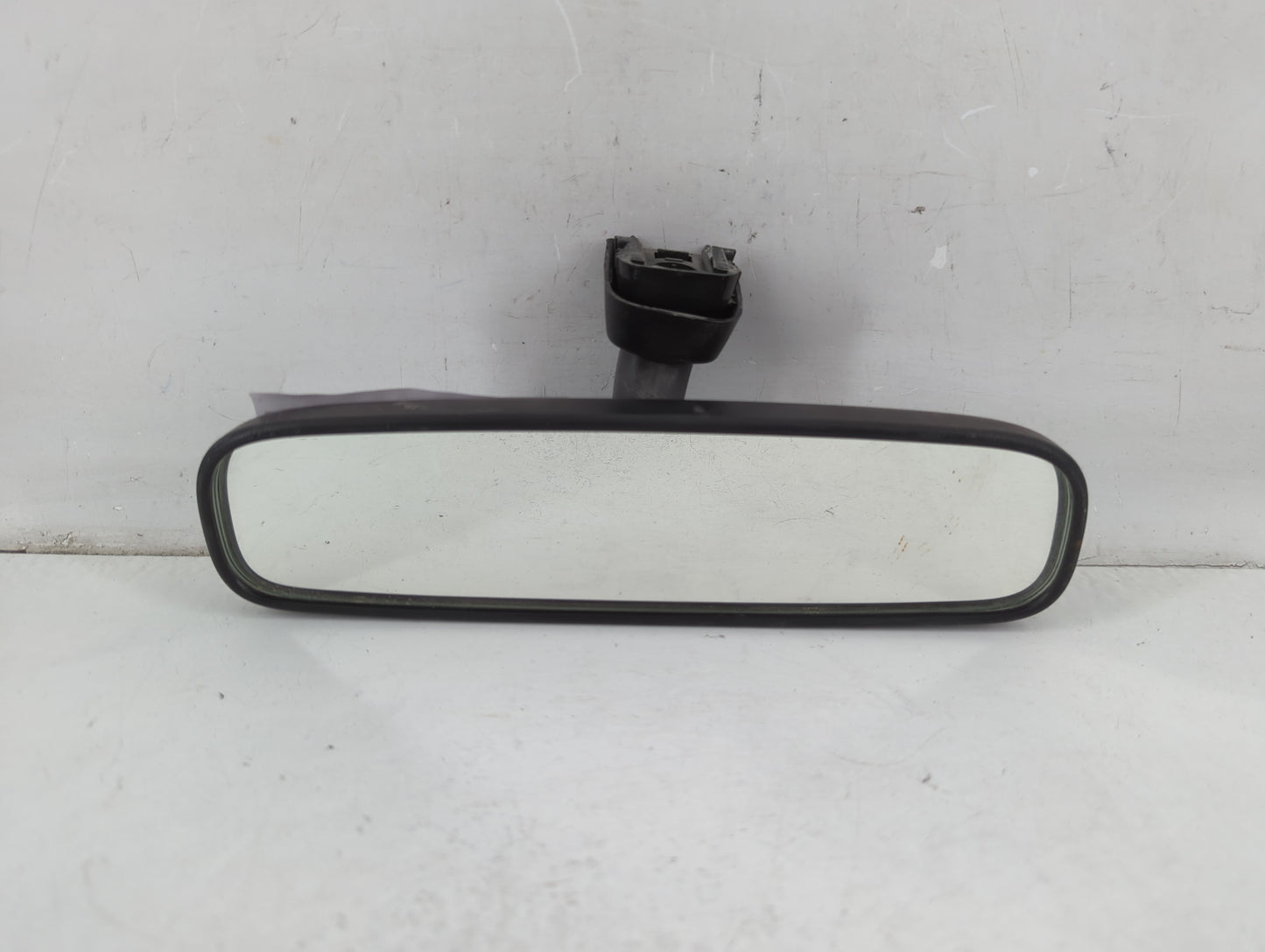 2011 Toyota Prius Interior Rear View Mirror Replacement OEM P/N:E4022197 E4012197 Fits OEM Used Auto Parts - Oemusedautopart