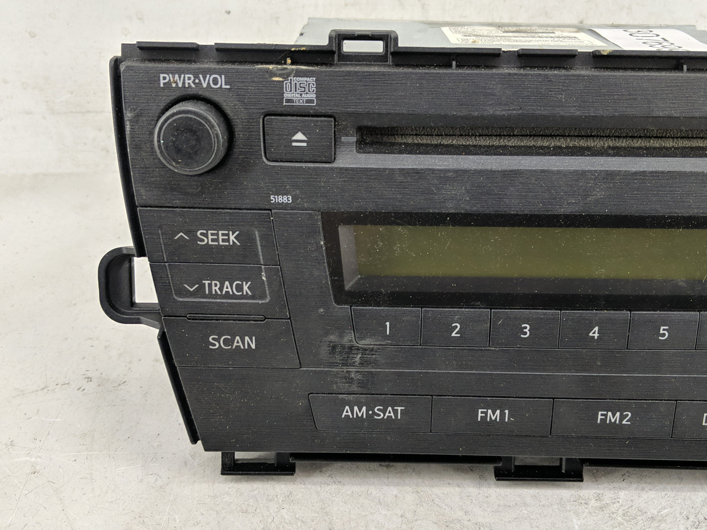 2010-2011 Toyota Prius Radio AM FM Cd Player Receiver Replacement P/N:86120-47290 Fits Fits 2010 2011 OEM Used Auto Parts - 