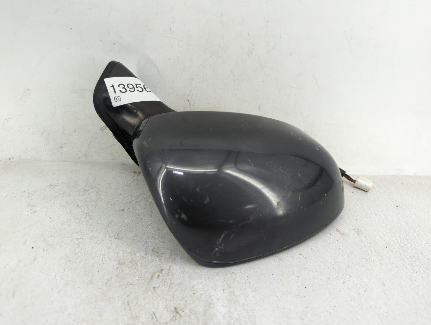 2010-2015 Toyota Prius Passenger Side View Mirror - Right Door Mirror OEM Used - Oemusedautoparts1.com