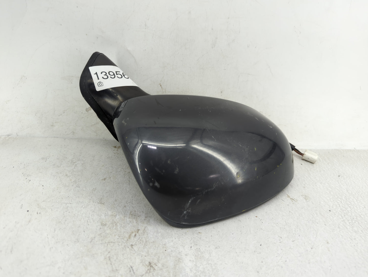 2010-2015 Toyota Prius Passenger Side View Mirror - Right Door Mirror OEM Used - Oemusedautoparts1.com