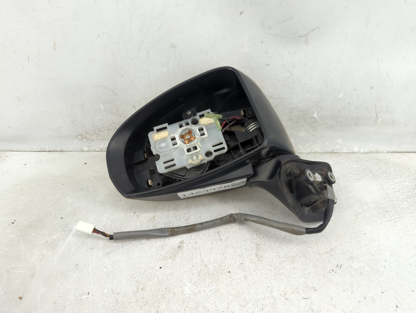 2010-2015 Toyota Prius Driver Side View Mirror - Left Door Mirror OEM Used - Oemusedautoparts1.com