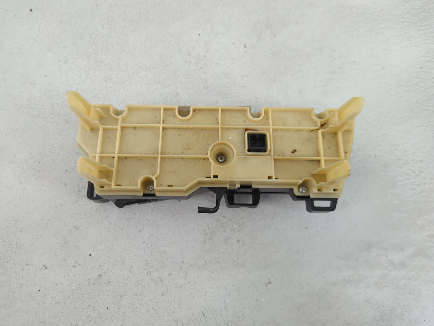 2010-2011 Toyota Prius Climate Control Module Temperature AC/Heater Replacement P/N:75D726 Fits Fits 2010 2011 OEM Used Auto