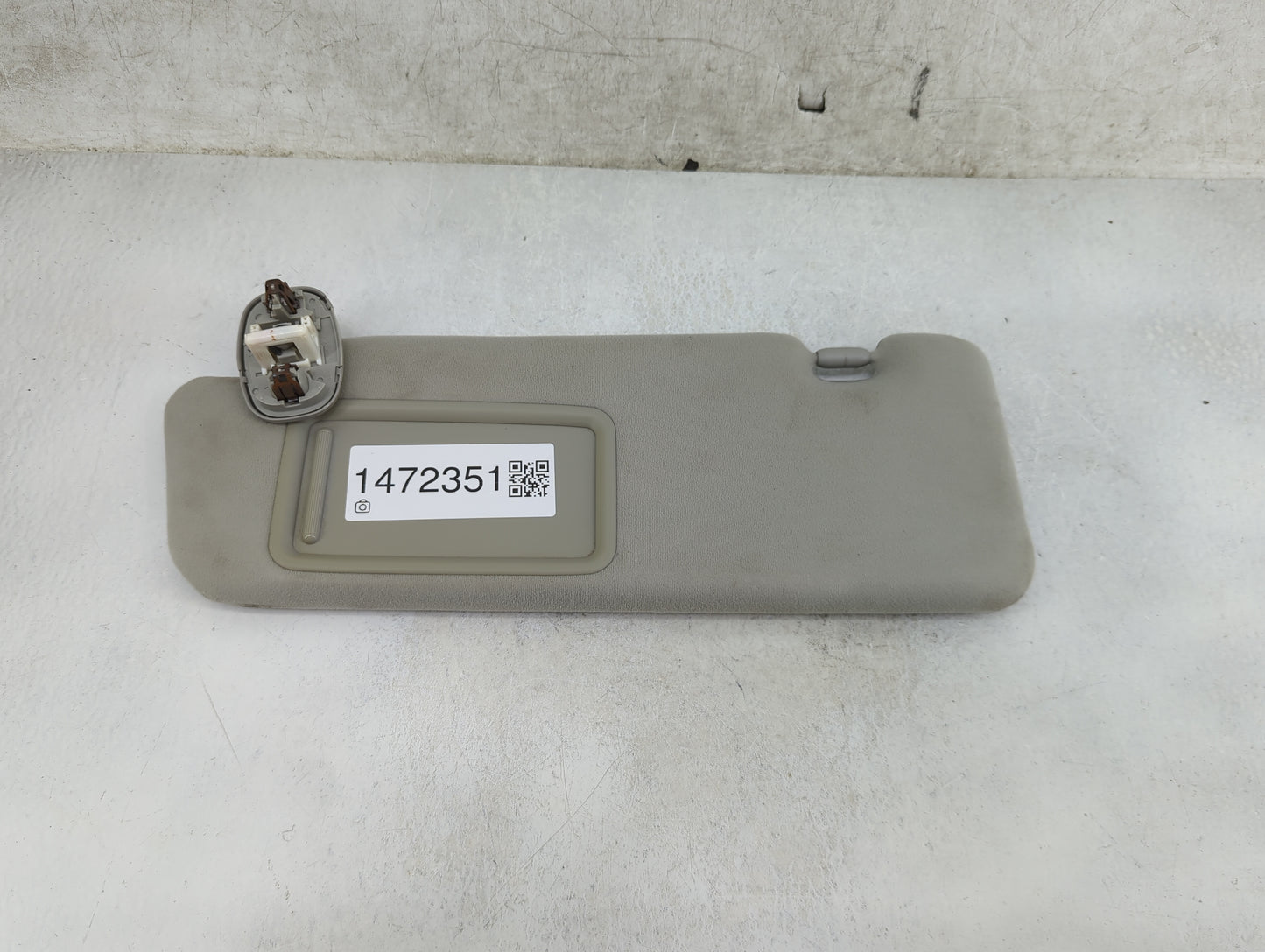 2010-2011 Toyota Prius Sun Visor Shade Replacement Driver Left Mirror Fits Fits 2010 2011 OEM Used Auto Parts - Oemusedautop
