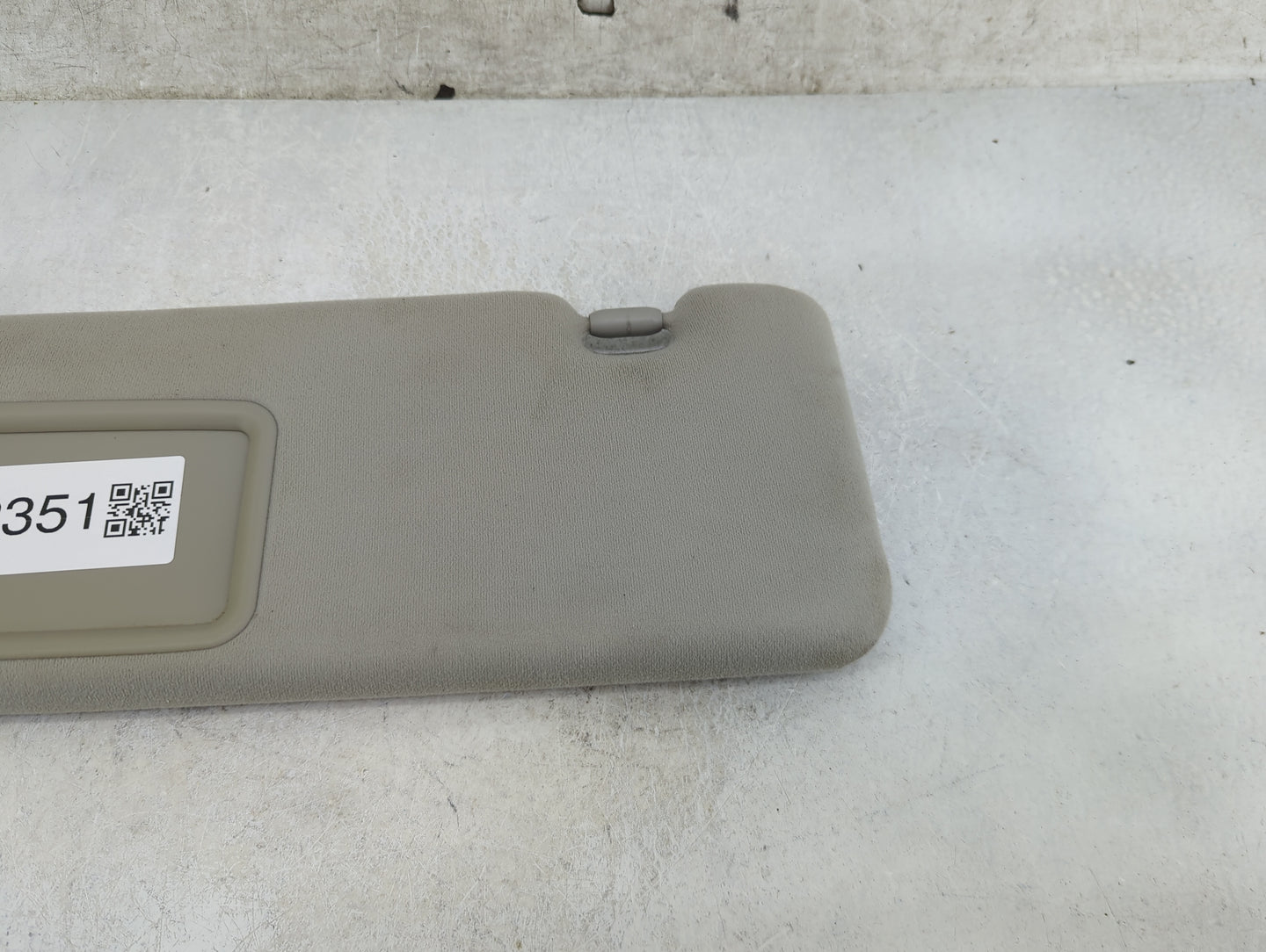 2010-2011 Toyota Prius Sun Visor Shade Replacement Driver Left Mirror Fits Fits 2010 2011 OEM Used Auto Parts - Oemusedautop