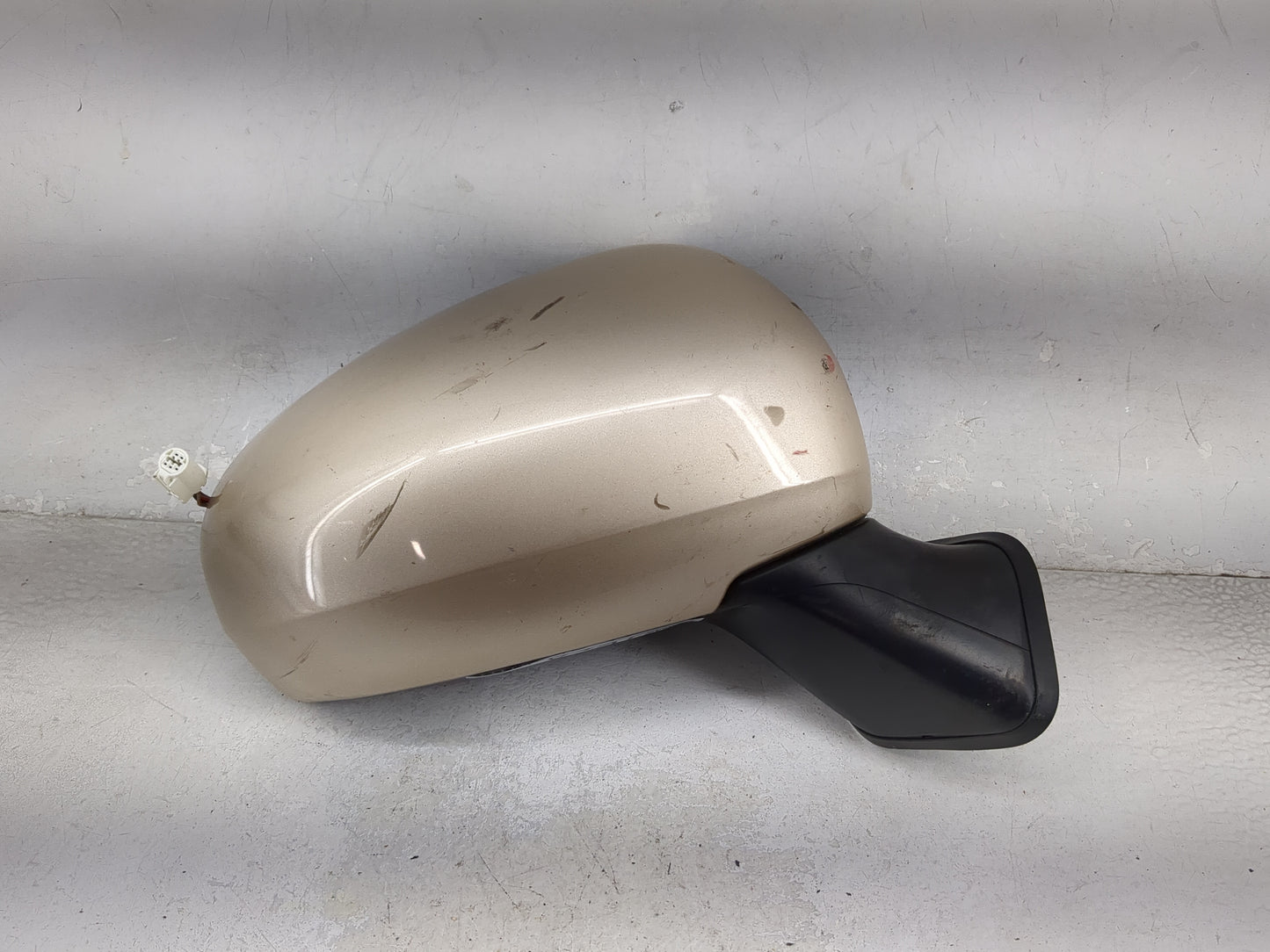 2010-2015 Toyota Prius Passenger Side View Mirror - Right Door Mirror OEM Used - Oemusedautoparts1.com