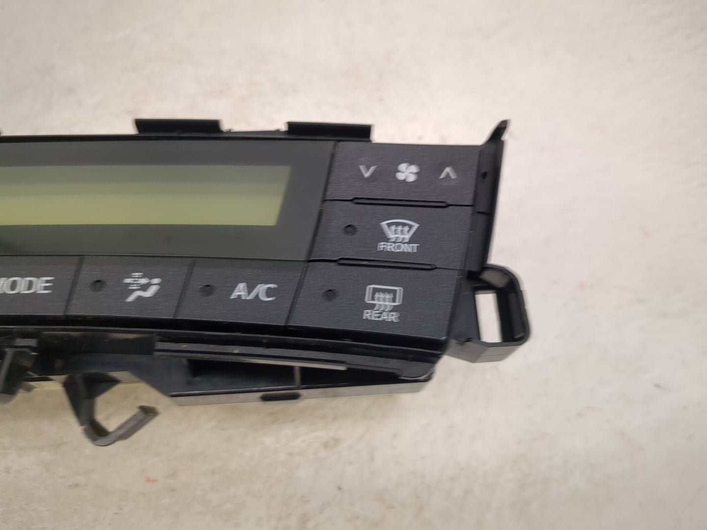 2010-2011 Toyota Prius Climate Control Module Temperature AC/Heater Replacement P/N:75D726 Fits Fits 2010 2011 OEM Used Auto