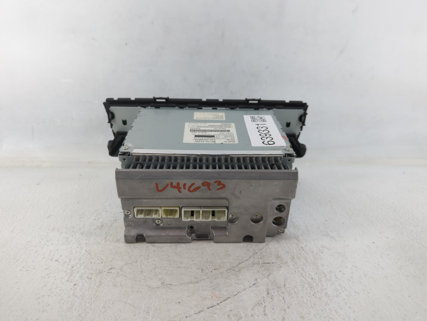 2010-2011 Toyota Prius Radio AM FM Cd Player Receiver Replacement P/N:86120-47290 Fits Fits 2010 2011 OEM Used Auto Parts - 