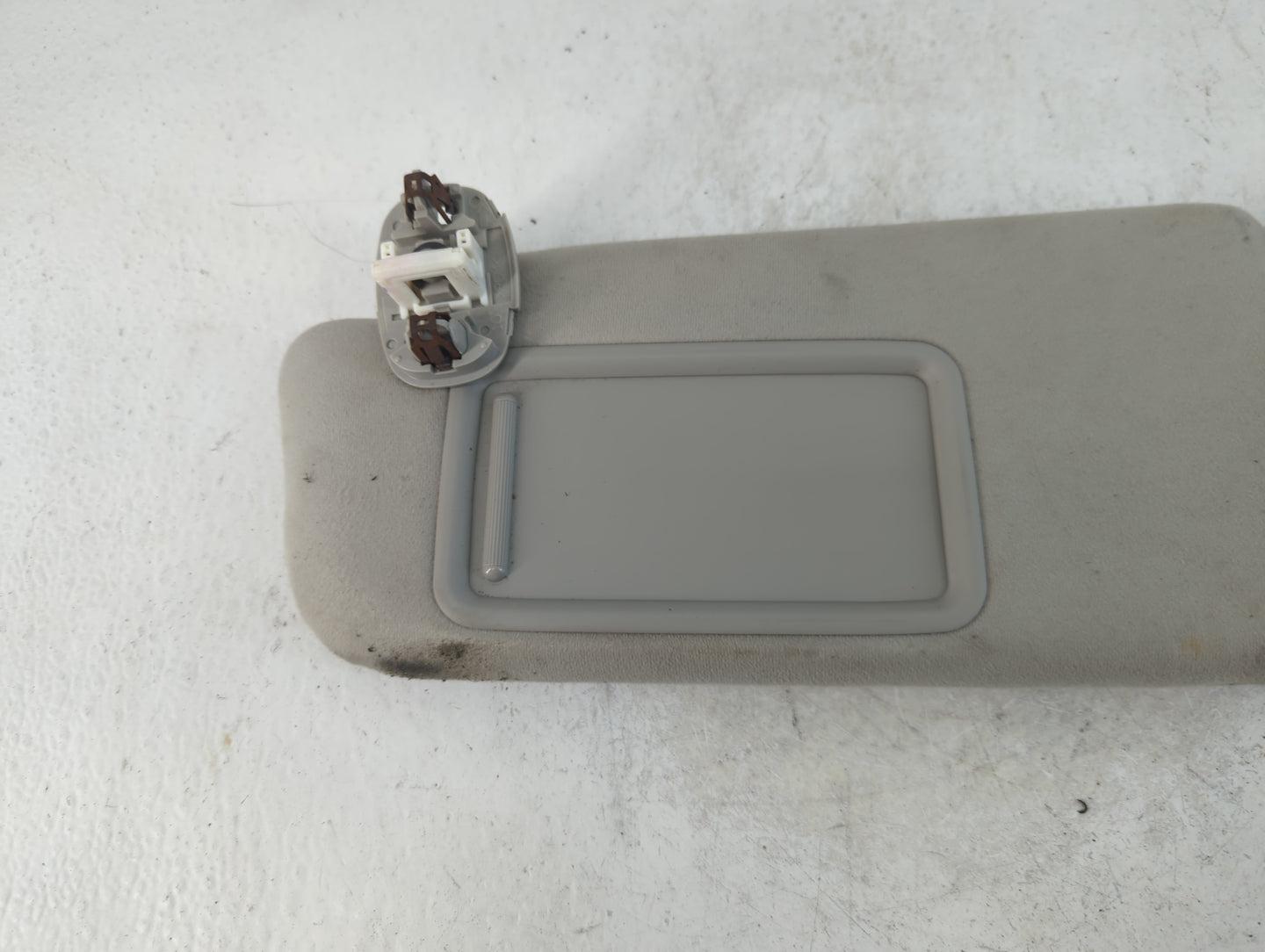 2010-2011 Toyota Prius Sun Visor Shade Replacement Driver Left Mirror Fits Fits 2010 2011 OEM Used Auto Parts - Oemusedautop