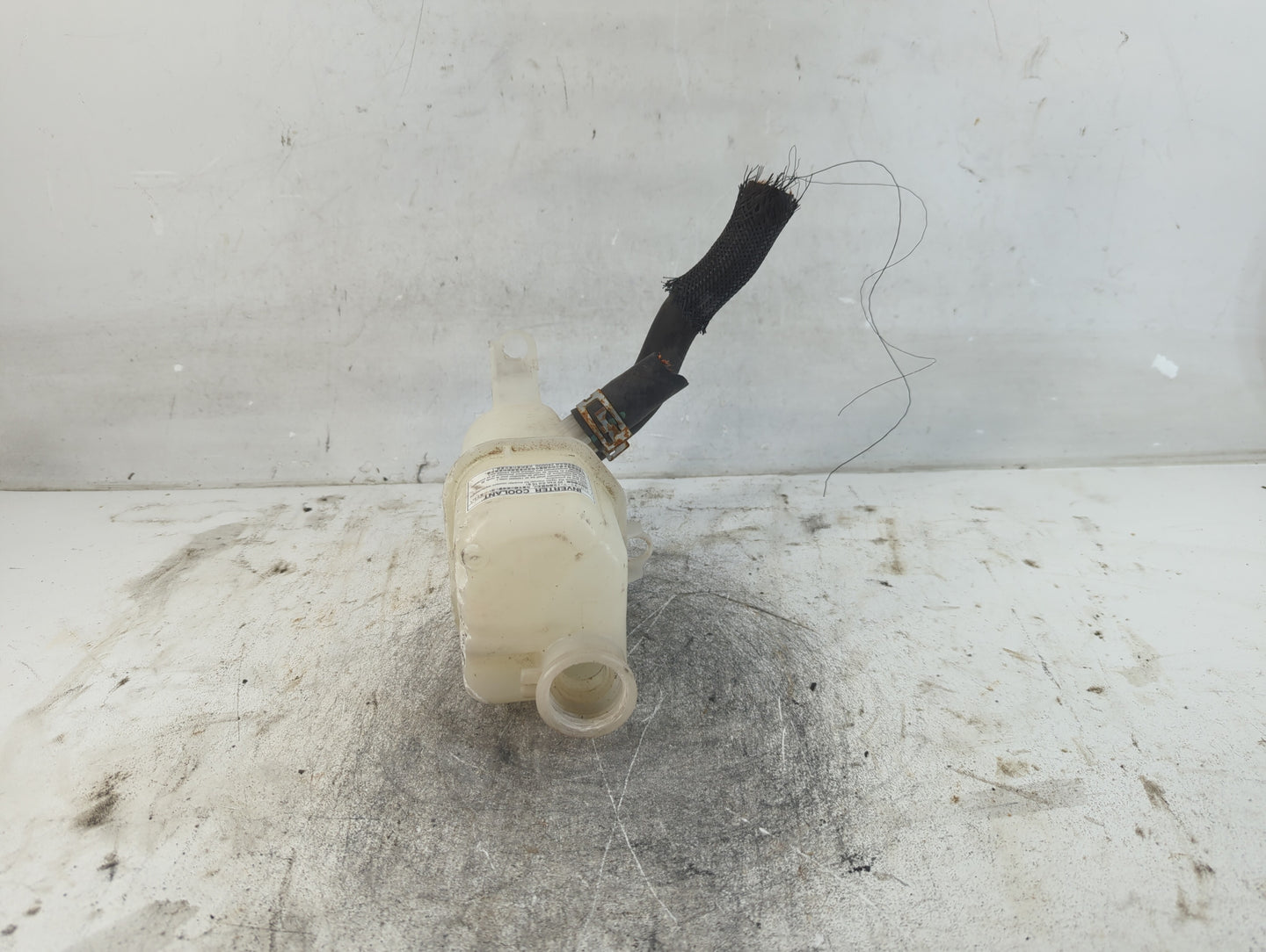 2010-2015 Toyota Prius Radiator Coolant Overflow Expansion Tank Bottle 845465 - Oemusedautoparts1.com