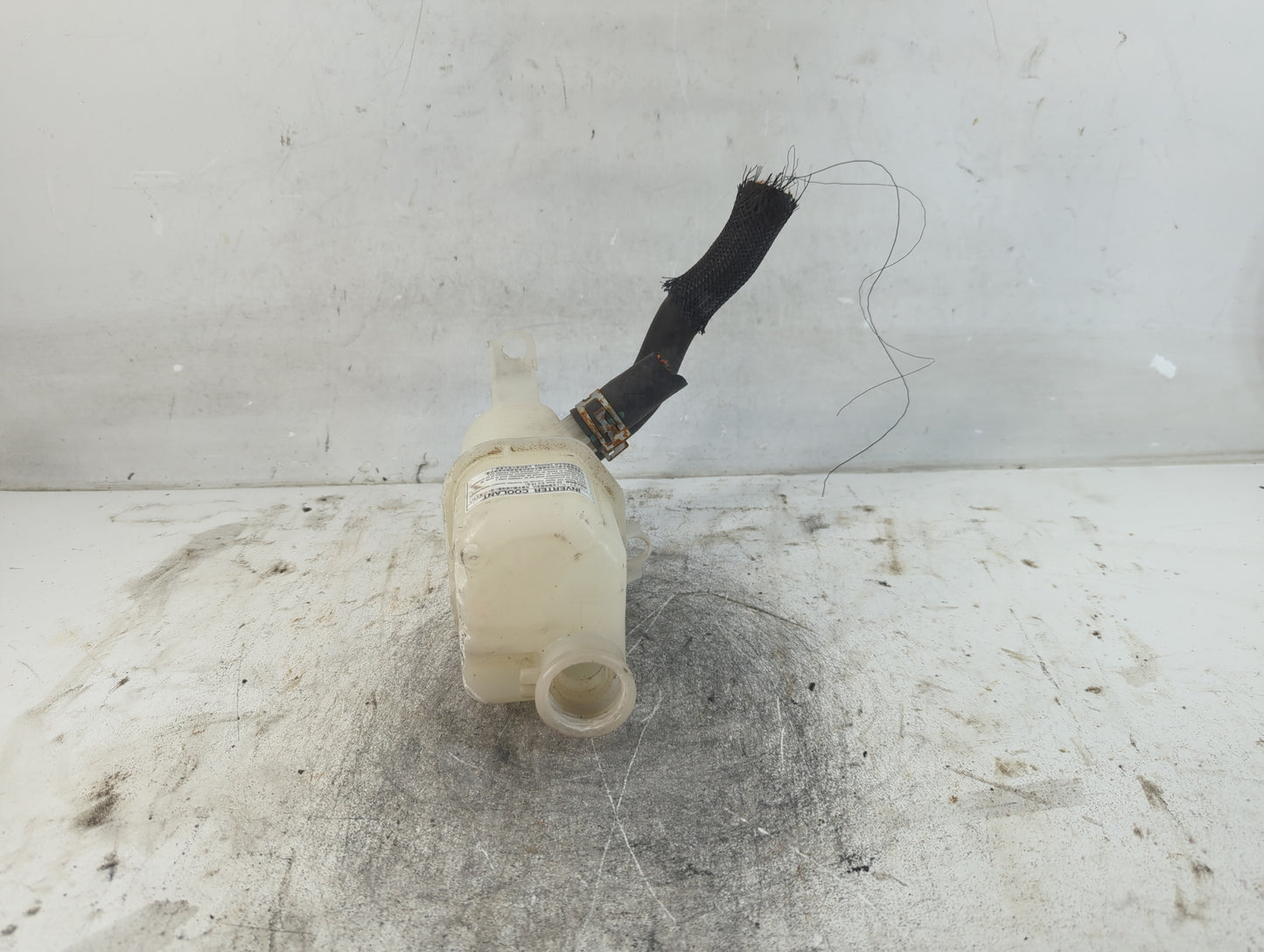 2010-2015 Toyota Prius Radiator Coolant Overflow Expansion Tank Bottle 845465 - Oemusedautoparts1.com