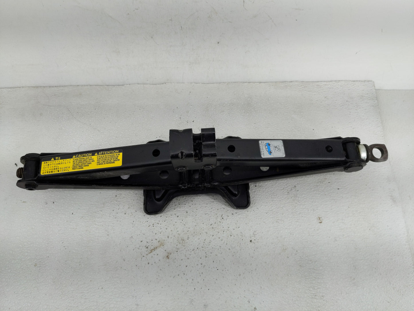 2011 Toyota Rav4 Spare Scissor Car Jack - Oemusedautoparts1.com