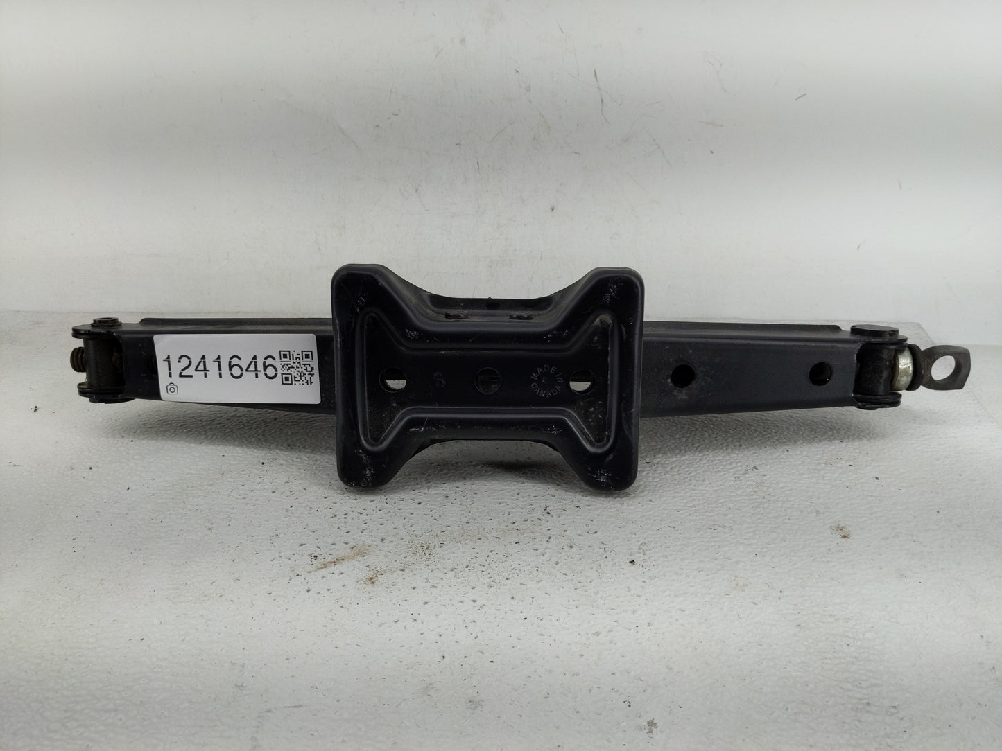 2011 Toyota Rav4 Spare Scissor Car Jack - Oemusedautoparts1.com
