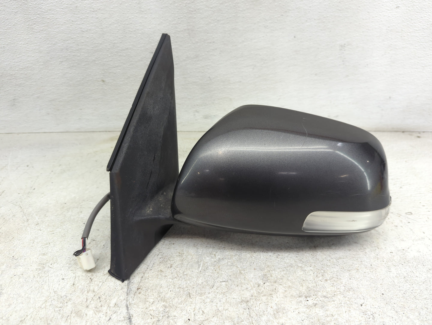 2009-2012 Toyota Rav4 Driver Side View Mirror - Left Door Mirror OEM Used - Oemusedautoparts1.com