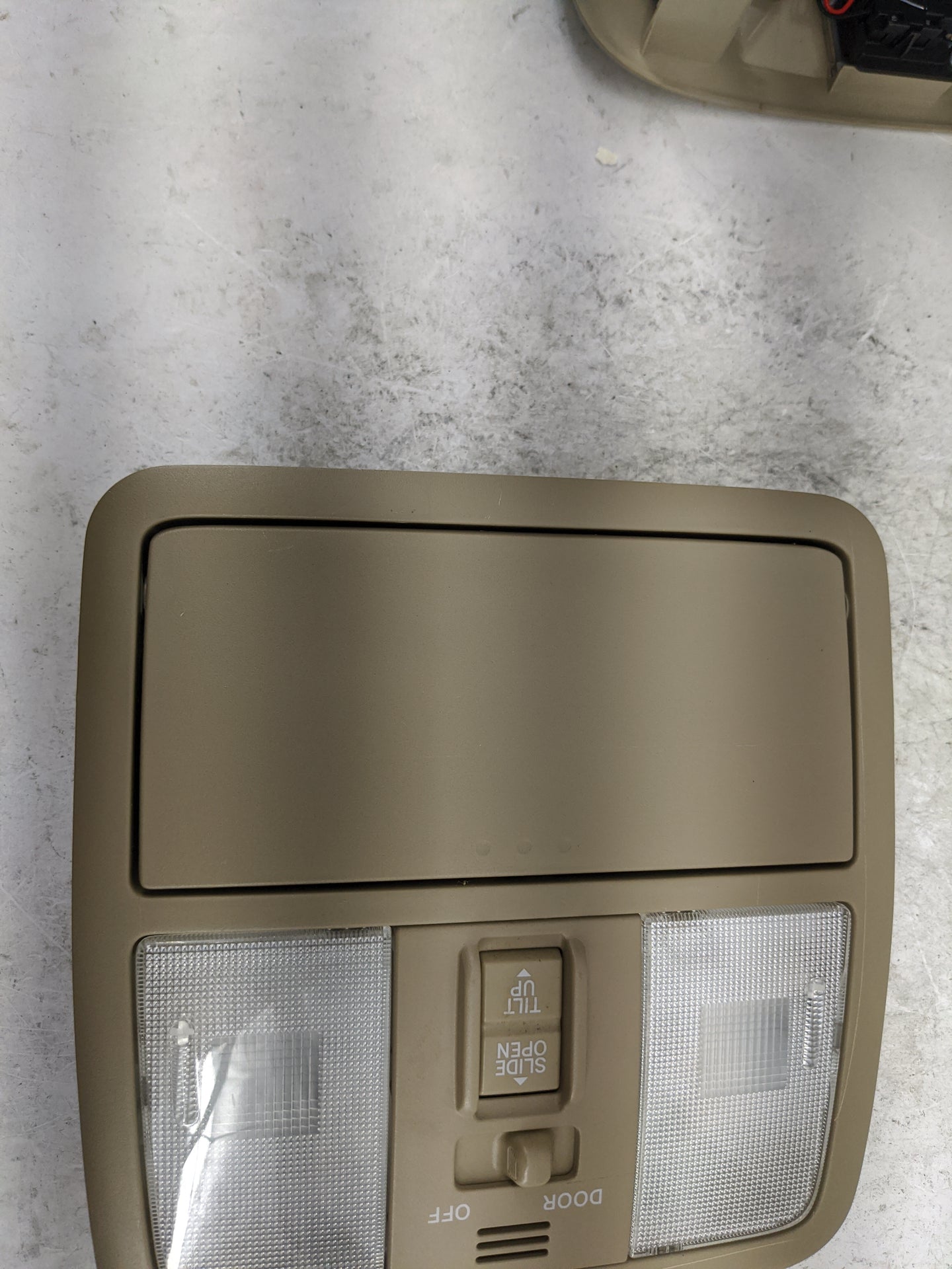 2009-2012 Toyota Rav4 Overhead Roof Console Tan - Oemusedautoparts1.com