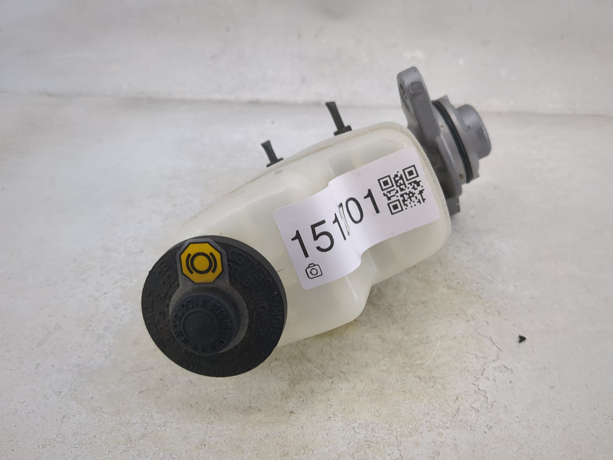 2006-2012 Toyota Rav4 Brake Master Cylinder 1512701 - Oemusedautoparts1.com