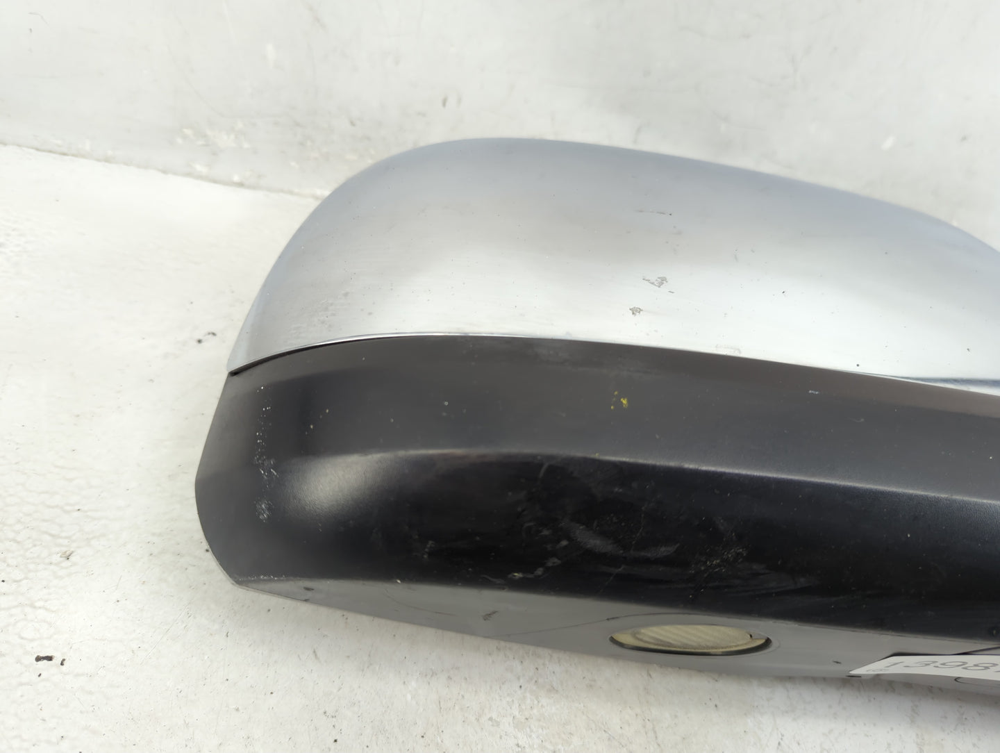 2008-2011 Toyota Sequoia Passenger Side View Mirror - Right Door Mirror OEM Used - Oemusedautoparts1.com