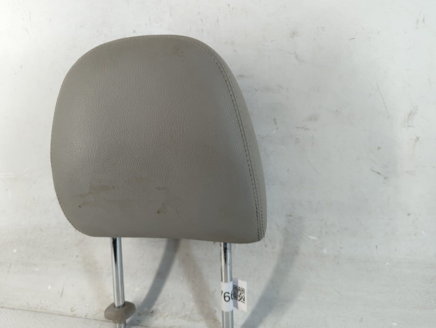 2011 Toyota Sienna Headrest Head Rest Front Driver Passenger Seat Fits OEM Used Auto Parts - Oemusedautoparts1.com