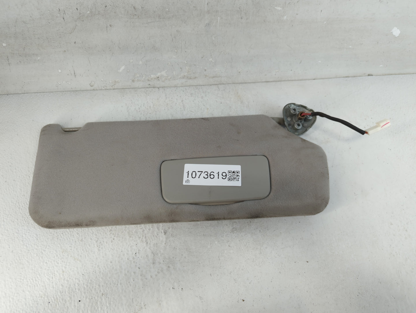 2011-2014 Toyota Sienna Sun Visor Shade Replacement Driver Left Mirror Fits Fits 2011 2012 2013 2014 OEM Used Auto Parts - O