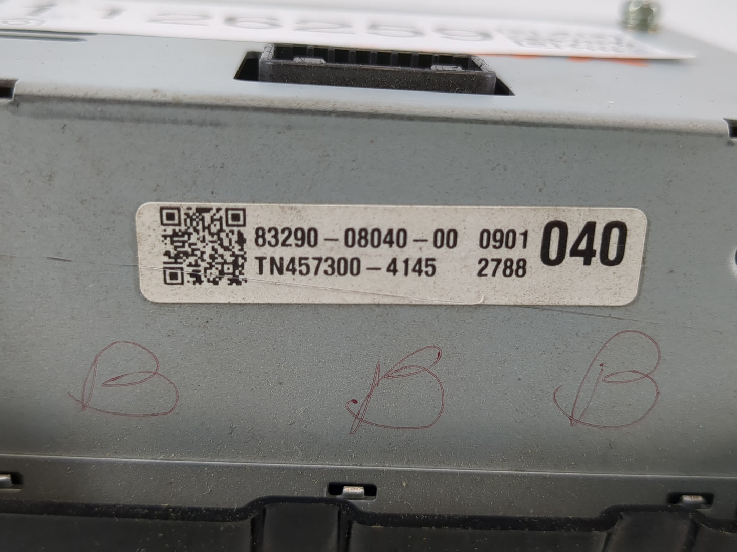 2011-2014 Toyota Sienna Information Display Screen - Oemusedautoparts1.com