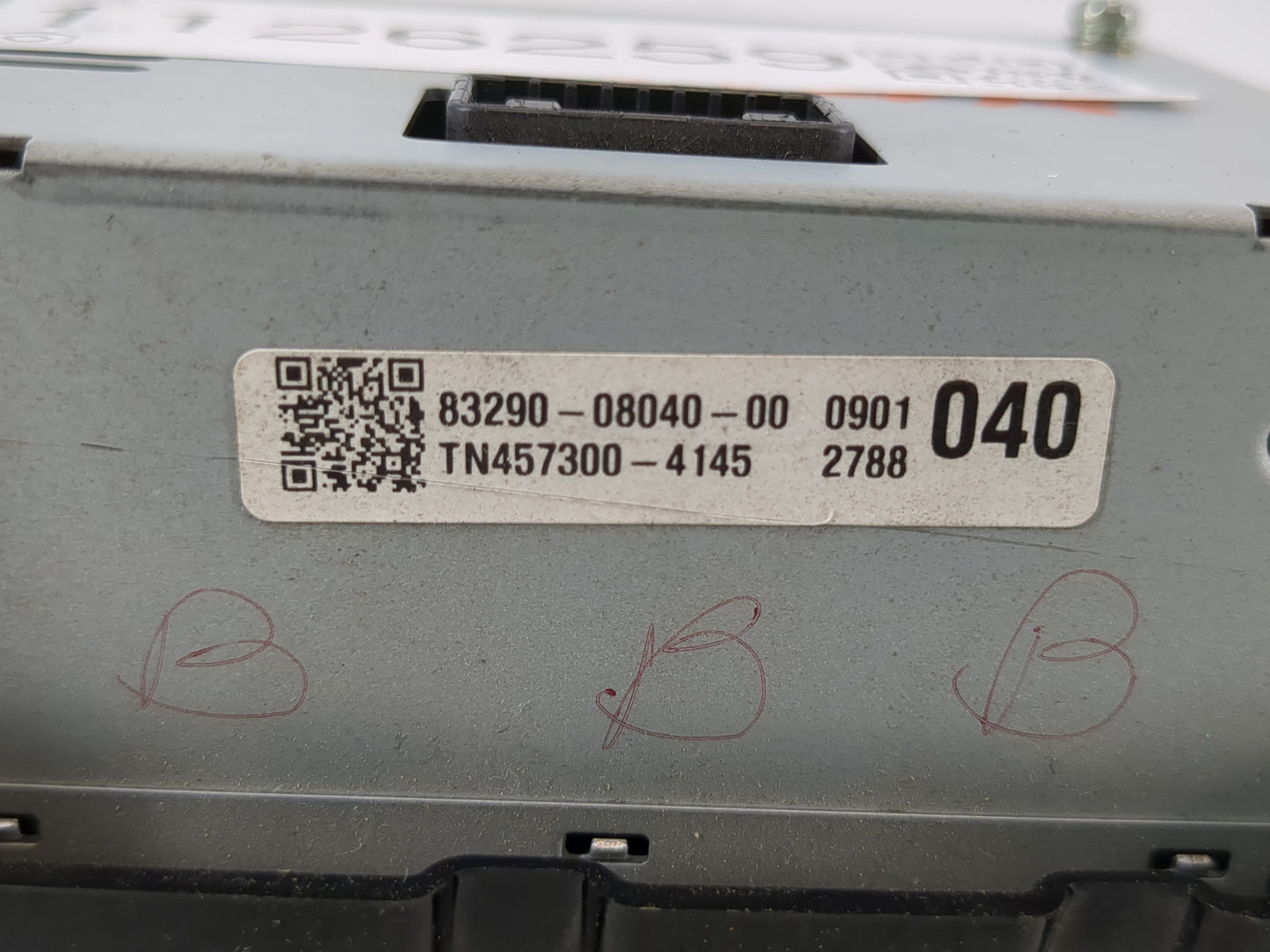 2011-2014 Toyota Sienna Information Display Screen - Oemusedautoparts1.com