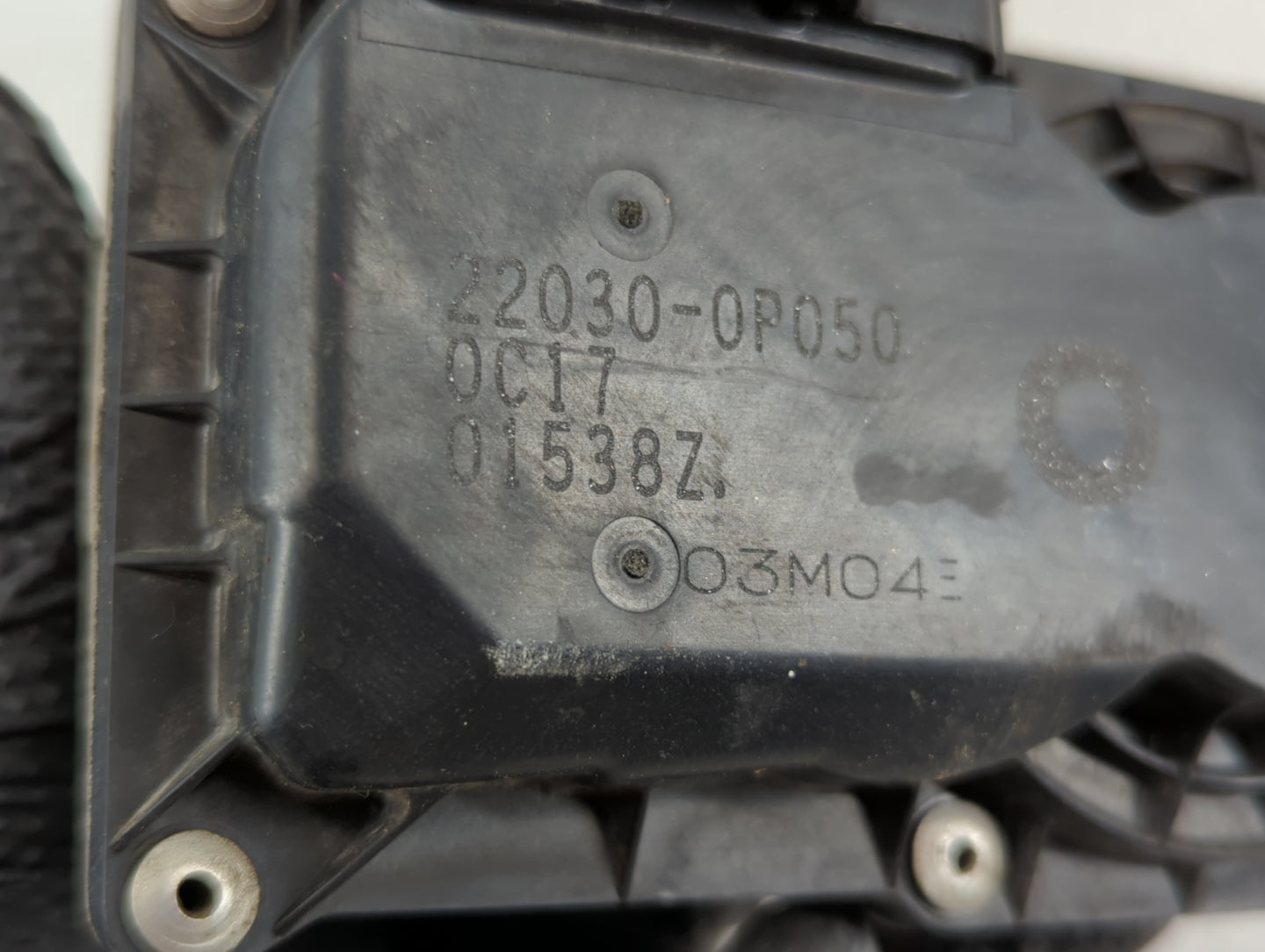 2007-2016 Toyota Sienna Throttle Body P/N:22030-0P050 Fits OEM Used Auto Parts - Oemusedautoparts1.com