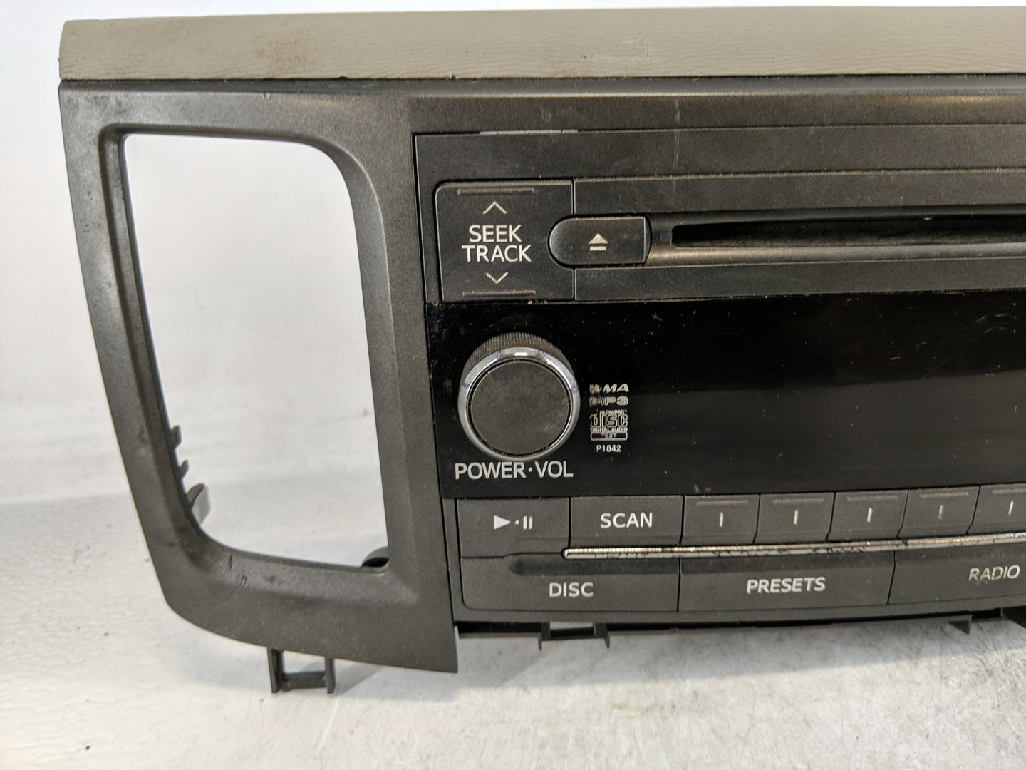 2011-2014 Toyota Sienna Radio AM FM Cd Player Receiver Replacement P/N:86120-08270 Fits Fits 2011 2012 2013 2014 OEM Used Au