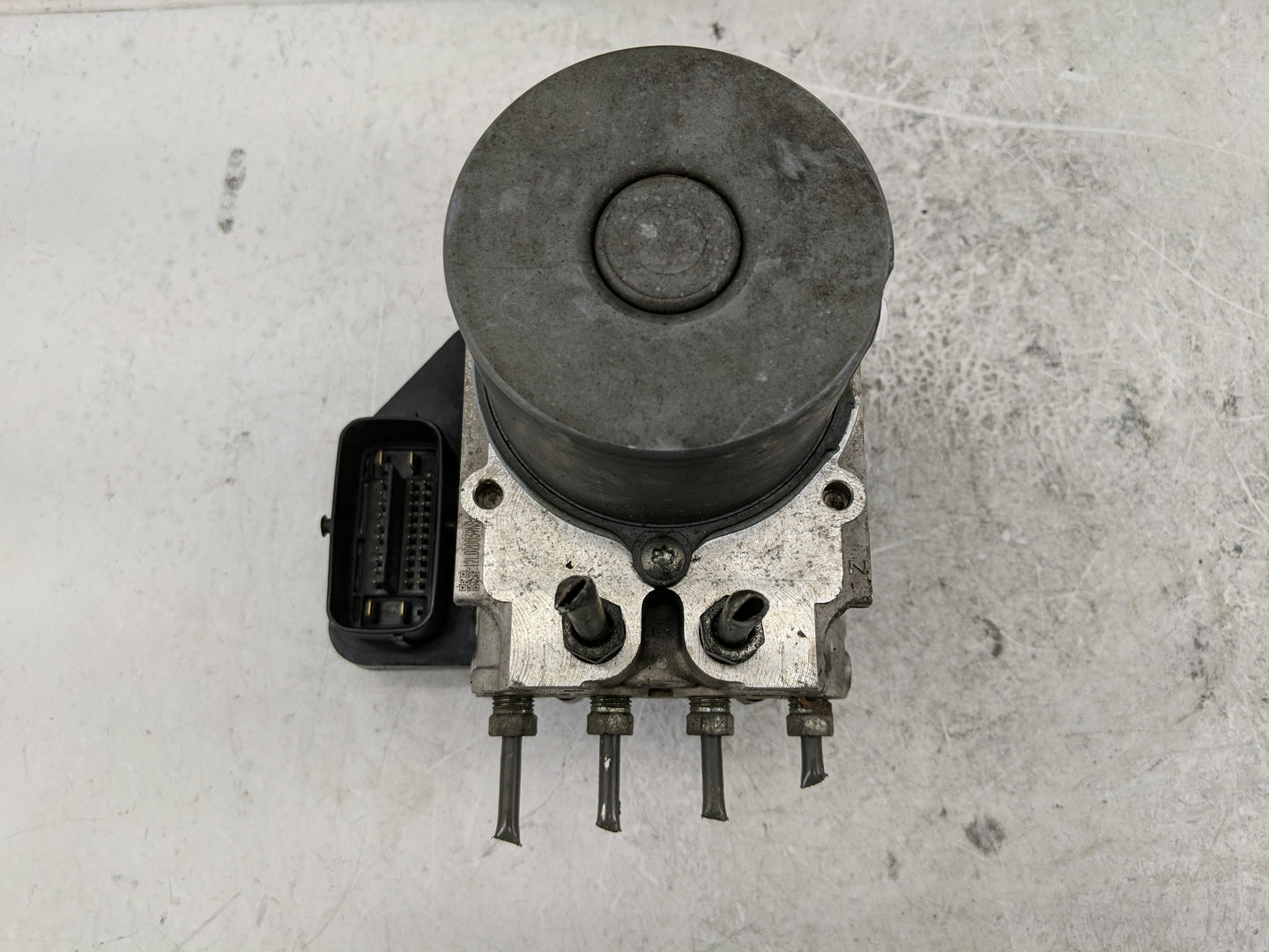 2011 Toyota Sienna ABS Pump Control Module Replacement P/N:89541-08170 44540-08170, 133800-6190 Fits OEM Used Auto Parts - O