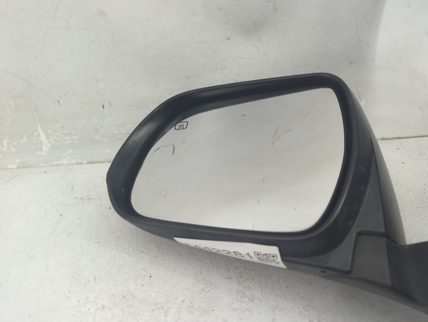 2011-2012 Toyota Sienna Passenger Side View Mirror - Right Door Mirror OEM Used - Oemusedautoparts1.com
