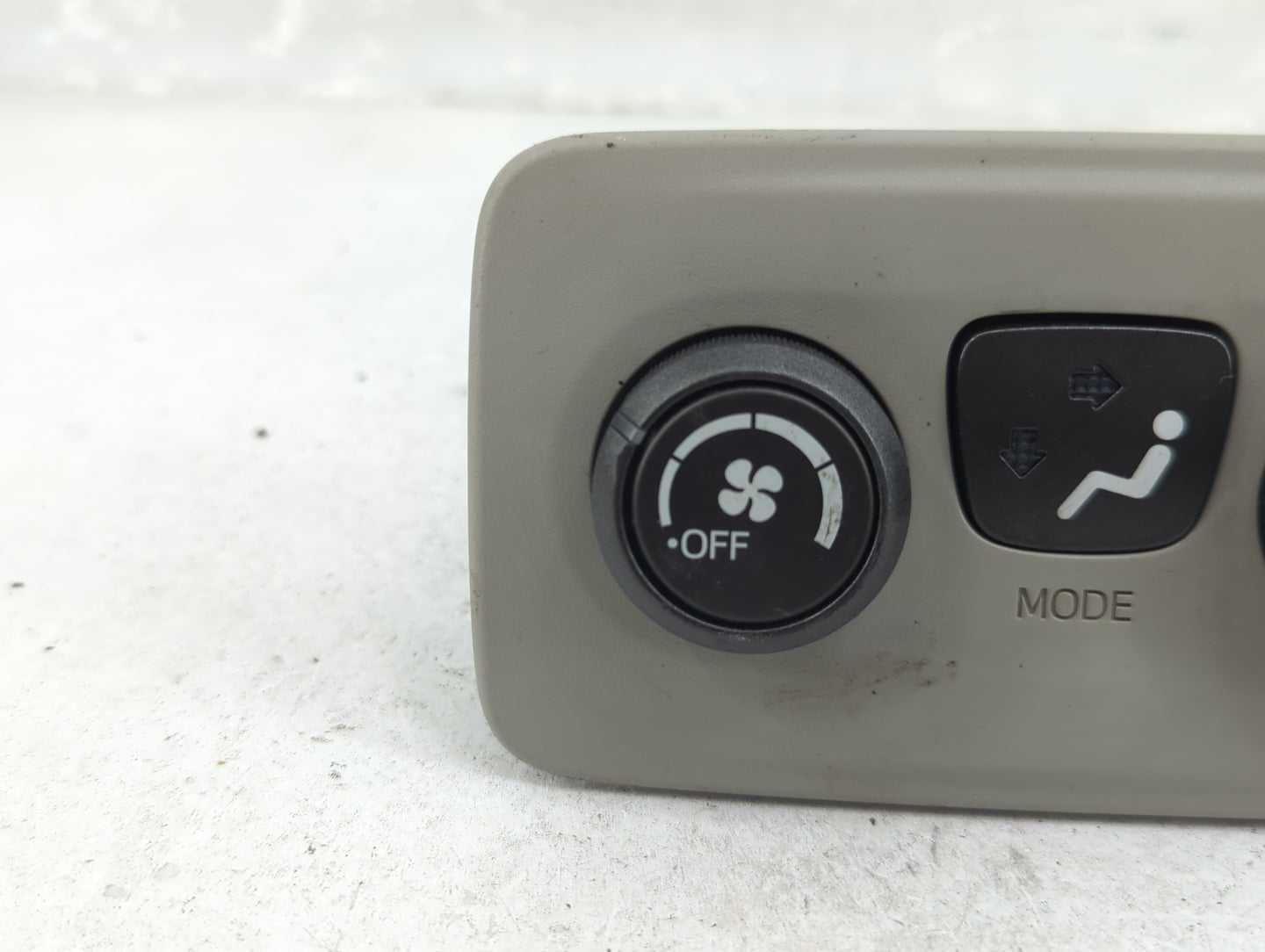 2011-2014 Toyota Sienna Climate Control Module Temperature AC/Heater Replacement P/N:75D913 Fits Fits 2011 2012 2013 2014 OE