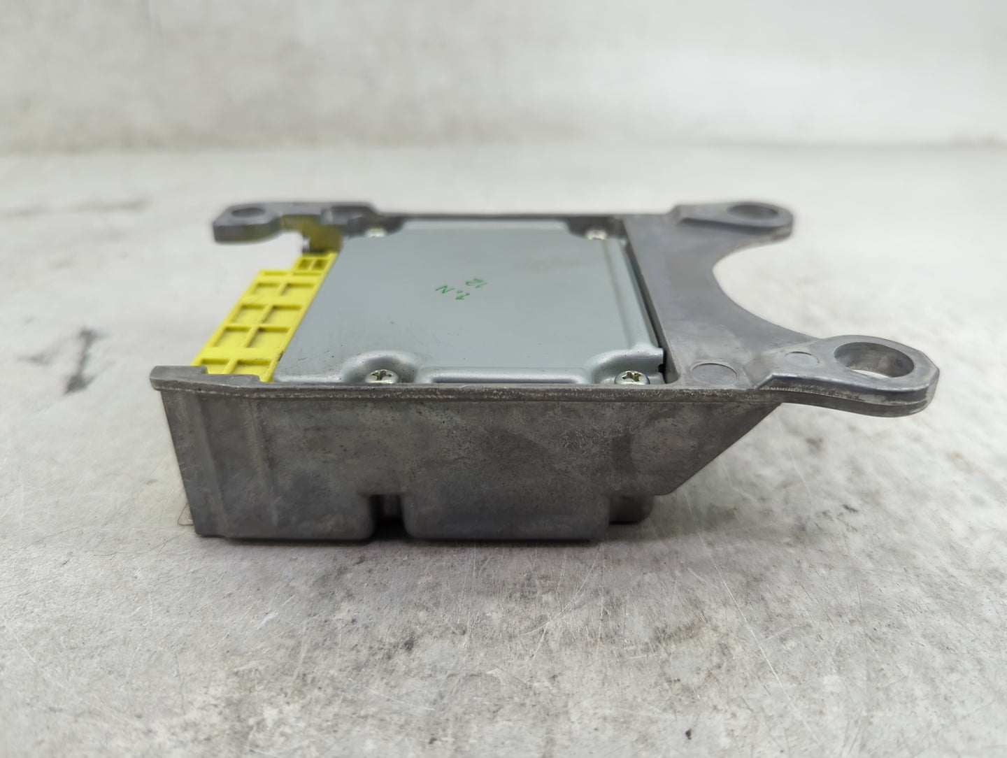2011-2011 Toyota Sienna Safety Restraint Srs Airbag Control Module 1447696 - Oemusedautoparts1.com