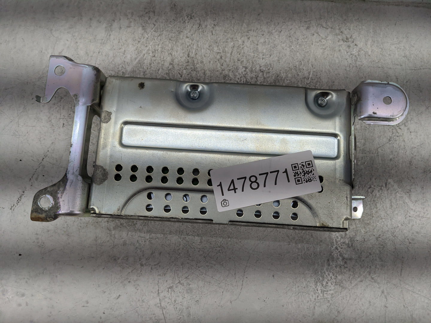 2011-2014 Toyota Sienna Radio Speaker Amplifier 86280-08031 - Oemusedautoparts1.com