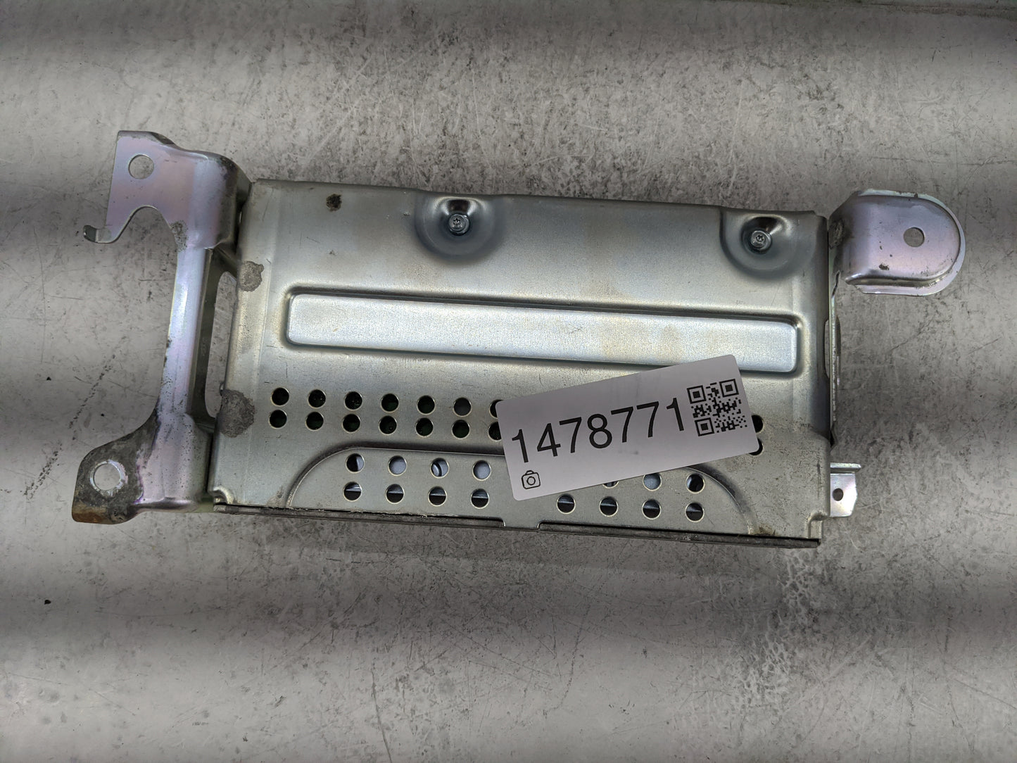 2011-2014 Toyota Sienna Radio Speaker Amplifier 86280-08031 - Oemusedautoparts1.com