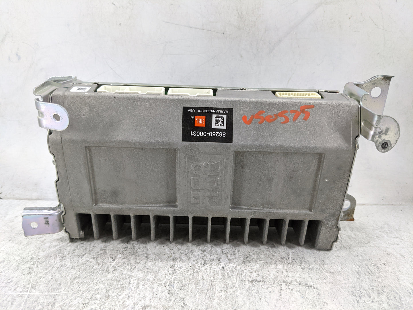 2011-2014 Toyota Sienna Radio Speaker Amplifier 86280-08031 - Oemusedautoparts1.com