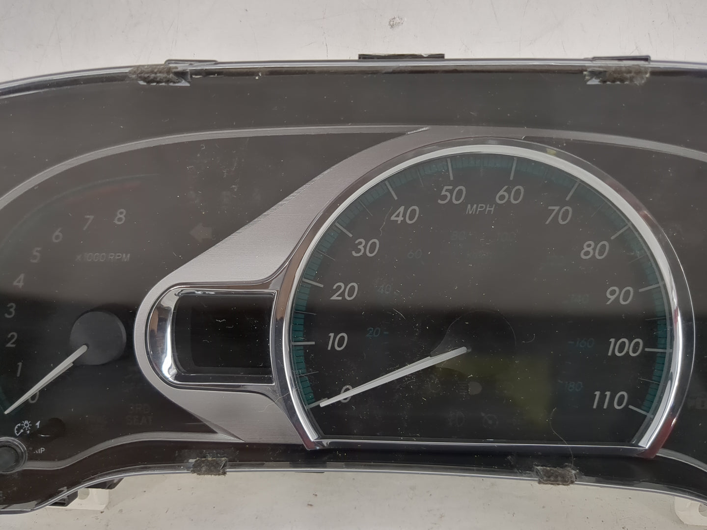 2011-2014 Toyota Sienna Instrument Cluster Speedometer Gauges P/N:83800-08370-00 TN257450-5784 Miles: Fits OEM Used Auto Par
